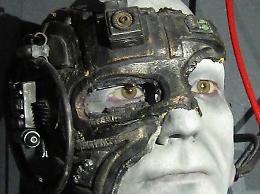 Quanto è a disagio quest’uomo cyborg