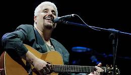 Pino Daniele, con la band orginale del 1980, all'Arena di Verona Lunedì 1 settembre