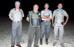 Pescatori di frodo in fuga, trovata una discarica abusiva