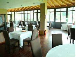 Assalto notturno al Golf Club, bottino misero
