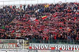 Nell’intervallo della Cremonese musica a volume assordante