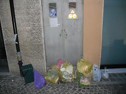 Spazzatura in via Fantini, appello al sindaco

