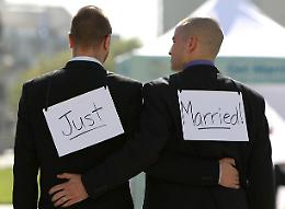 Matrimoni gay, Pd e Sel bacchettano il sindaco
