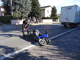 In scooter tampona furgone, paura per un 18enne