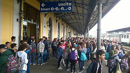 Treni sempre in ritardo.  Ma ai cremonesi va tutto bene?