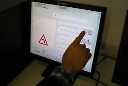 Sostituto all'esame della patente: due 'furbetti' denunciati 