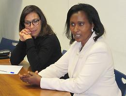 La vice ambasciatrice del Kenya in visita alla redazione del quotidiano La Provincia