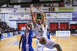 Testa, cuore e difesa: la Vanoli batte Cantù 71-63