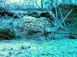 Prima nevicata, mura al collasso