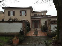 Ladri in canonica, rubate tutte le offerte natalizie