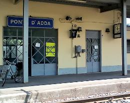 Si guasta un passaggio a livello,  disagi sulla linea di Milano