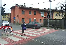 Il semaforo entra in funzione, 'liberi' i nonni-vigile