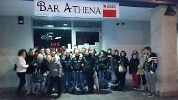 Bar Athena chiuso 5 giorni, raccolta firme tra i clienti