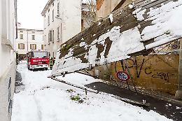Cremona, sottopasso allagato,  vigili del fuoco in azione, mezzi dell'esercito a Ca de Somenzi 
