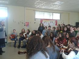 Stradivari e Virgilio, alunni (del liceo) che insegnano agli alunni (delle medie)