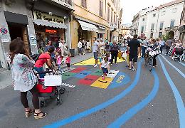 "Per le onde blu di corso Garibaldi  vernice 'fuxia' inutilizzata nei magazzini dell'Aem"