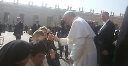 Le carezze di papa Francesco