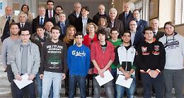 Simulazioni di colloqui, ragazzi emozionati e determinati