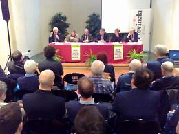 Chiusure e 'razionalizzazioni', i piccoli paesi cercano risposte 