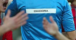 Testata del mister all'arbitro, l'allenatore è stato denunciato