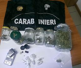 Marijuana e hascisc in casa, finisce in manette a 23 anni