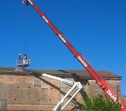 Teatro Odeon, gru per la messa in sicurezza