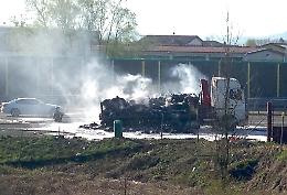 Tir in fiamme in A21, Caorso invaso dal fumo