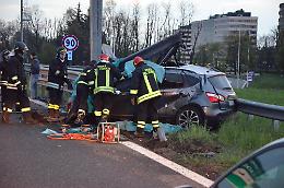 Auto trafitta dal guardrail: muore 55enne, ferita la moglie
