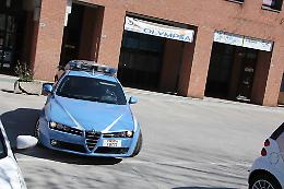 Spari contro le vetrine dell'OlympiaWeb in via Antiche Fornaci