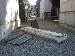 Furto di rame, devastato il cimitero