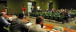 I musulmani si presentano, ma i 'no moschea' disertano