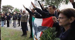 Saluti fascisti al cimitero
Mercoledì 13 Bordo in procura 