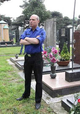 La commemorazione di Mussolini al cimitero