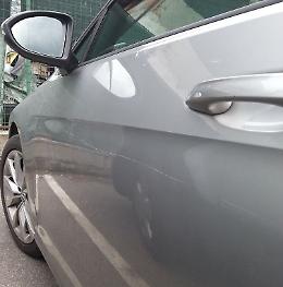 Teppisti di nuovo in azione, sei auto rigate
