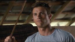"La risposta è nelle stelle": la clip del film con Scott Eastwood, il figlio di Clint