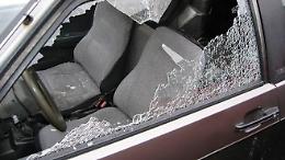 Auto in sosta lungo l'Adda, vetri in frantumi per rubare