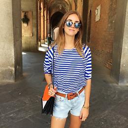 La blogger Chiara Ferragni in giro in città