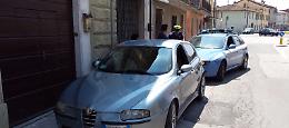 Auto investe ragazza in bici