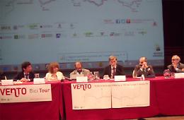 Il ministro Graziano Delrio a Cremona per il Progetto Vento Bici Tour 