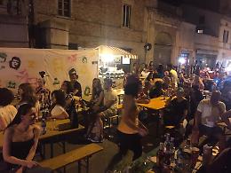 Vintage Street Sound, via Garibaldi si anima tra shopping, musica, cucina e fotografia
