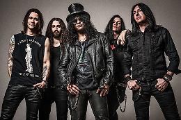 Slash, l'ex-chitarrista di Guns N' Roses, al Forum Assago