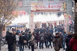Tra la festa del torrone e il mercato
la convivenza è sempre complicata