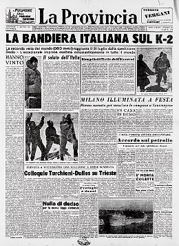 La bandiera italiana sul K-2
