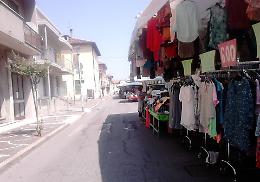 Lite tra donne al mercato, una 42enne all'ospedale