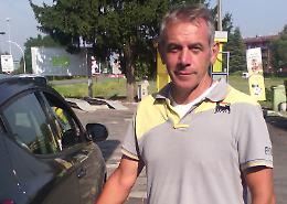 Strada chiusa, benzinaio in ferie