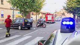 Le immagini dello scontro auto-moto di via Castelleone
