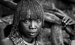 Africa in bianco e nero, le fotografie di Madini in mostra