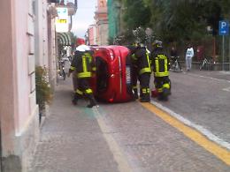 Tampona e si ribalta
Tre persone in ospedale