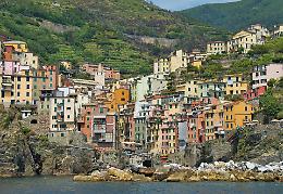 Turista derubato alle Cinque Terre, 26enne cremonese denunciata