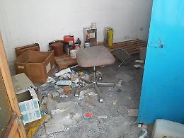 Pendolari, aspettare il treno in una stazione da incubo